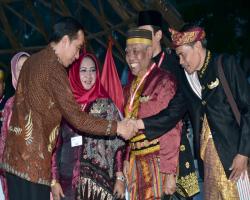 PRESIDEN AJAK MASYARAKAT LESTARIKA