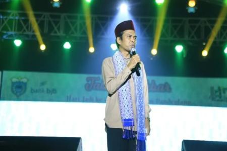 Tabligh Akbar Ustadz Abdul Somad Di Alun Alun Pandeglang Dihadiri Ribu