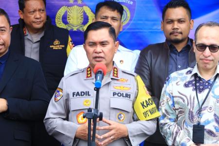 KABAHARKAM POLRI LEPAS 111 PERSONE