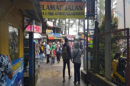 LIBUR LEBARAN, PENGUNJUNG TELAGA M