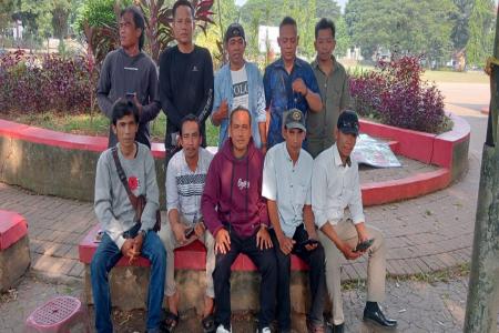 Wartawan Dan Lsm Desak Camat Maja Gela