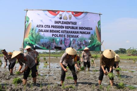 POLRES DEMAK DUKUNG PROGRAM KETAHANAN 
