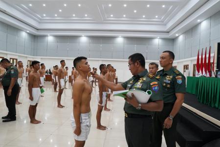 PANGDAM XII-TPR PIMPIN SIDANG PARA