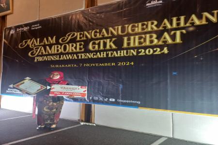 ENDANG PUSPITORINI MENJADI JAWARA 