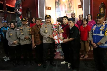 PASTIKAN PERAYAAN IMLEK BERJALAN A