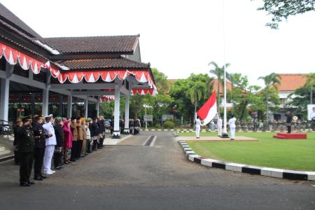 Forkopimda Batang Ikuti Upacara Pering