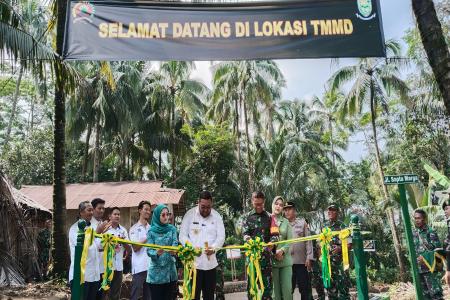 Dukung Akses Jalan Pertanian Jalan Des