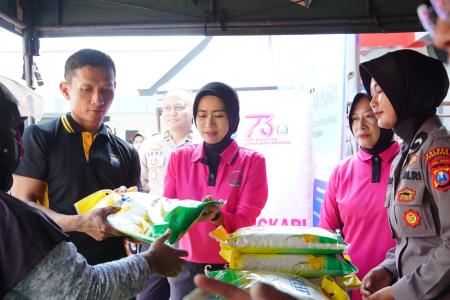 POLRES PONOROGO GELAR PASAR MURAH,