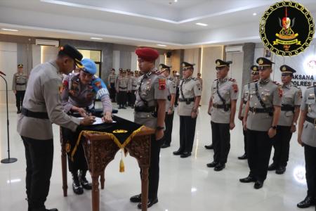 POLRES DEMAK GELAR SERTIJAB 9 PERW
