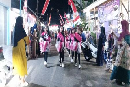 LOMBA GERAK JALAN TERSEBUT DIIKUTI