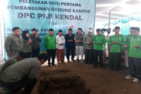 Peletakan Batu Pertama Gedung PKB Kend