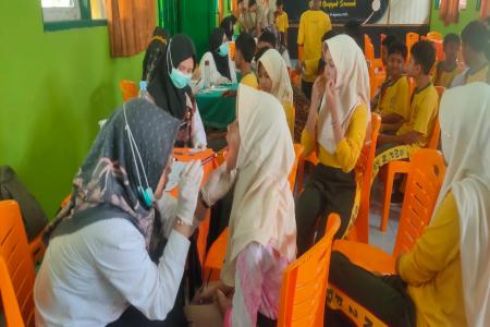 CEK KESEHATAN MASSAL DI SMPN 2 PUR