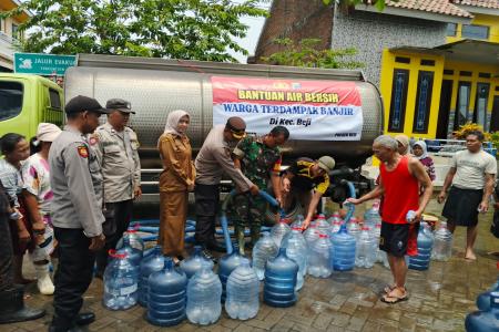 POLSEK BEJI SALURKAN 9 RIBU LITER 